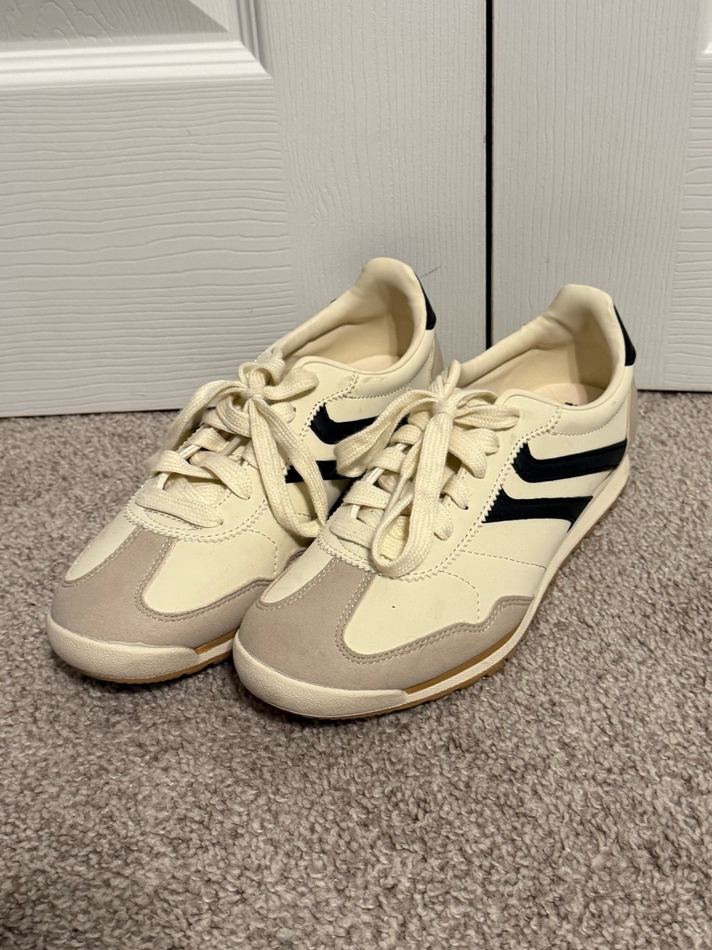 No Boundaries Cream Sneakers with Black Stripes